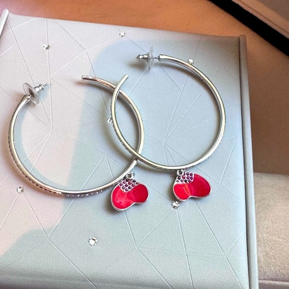 💖✨ Rhodium-Plated Crystal Hoop Earrings w/ Pink Heart Charms – Sparkly & Sweet! - Picture 3 of 14